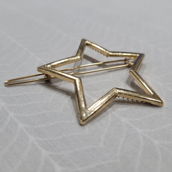 Free Add-On: Hair Clips! - Picture 10 of 11